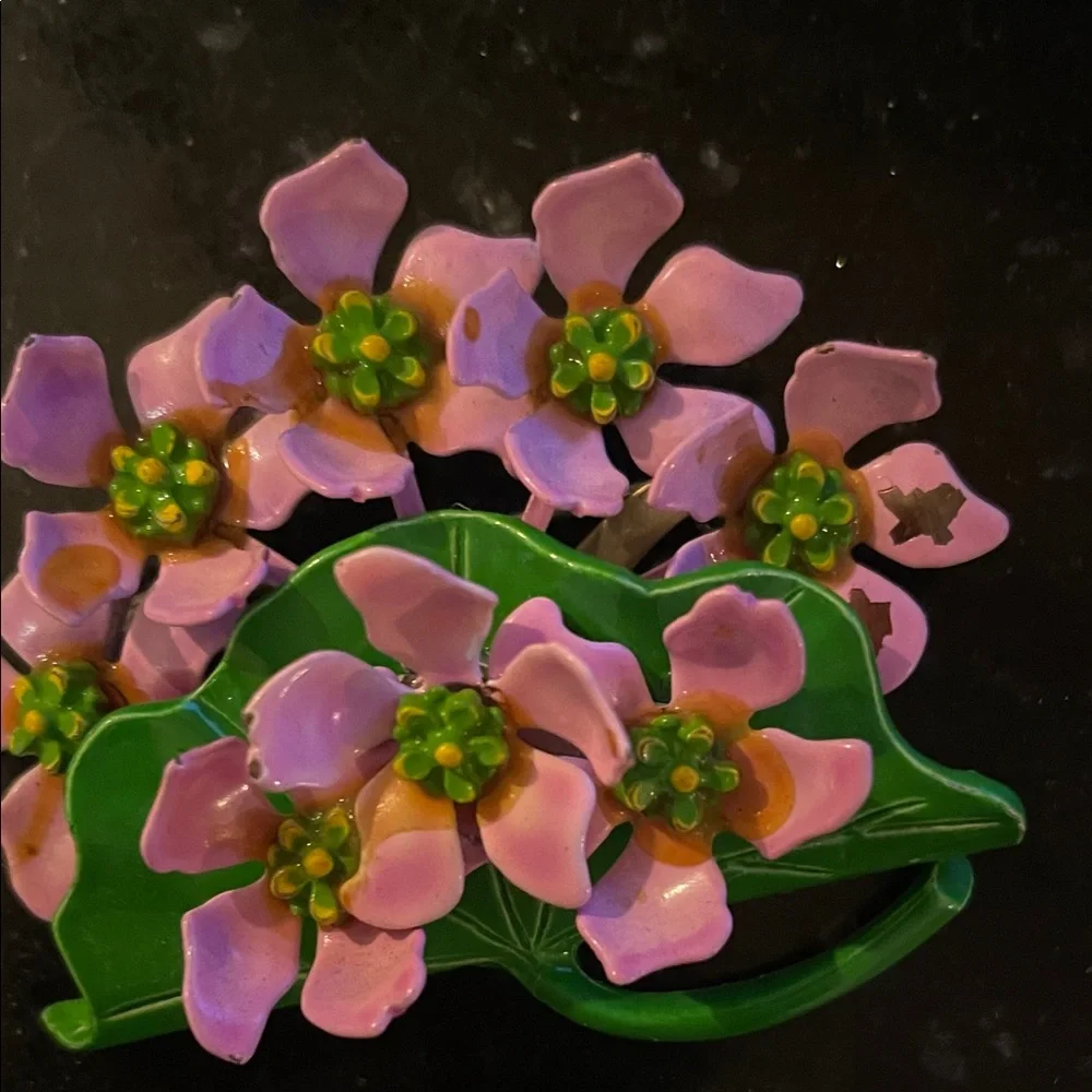 Floral Pink and Green Hippy Mod 1960’s enamel painted broch